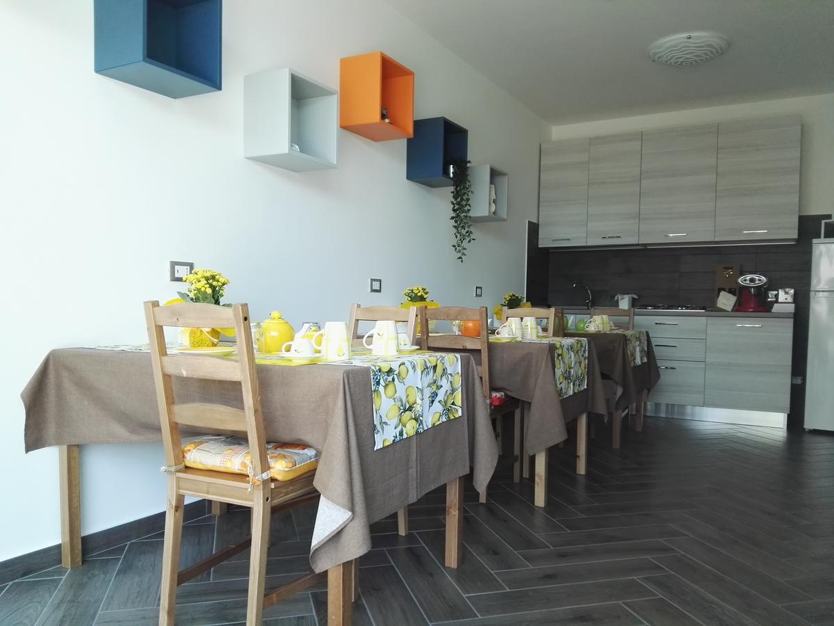 La Casa Dei Limoni Couette-café Porto SantʼElpidio